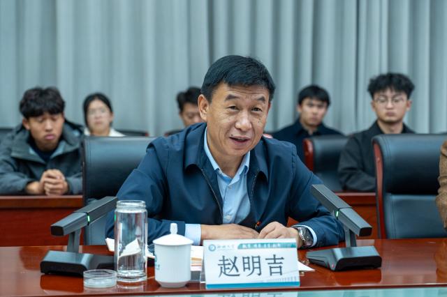 强化校校融合